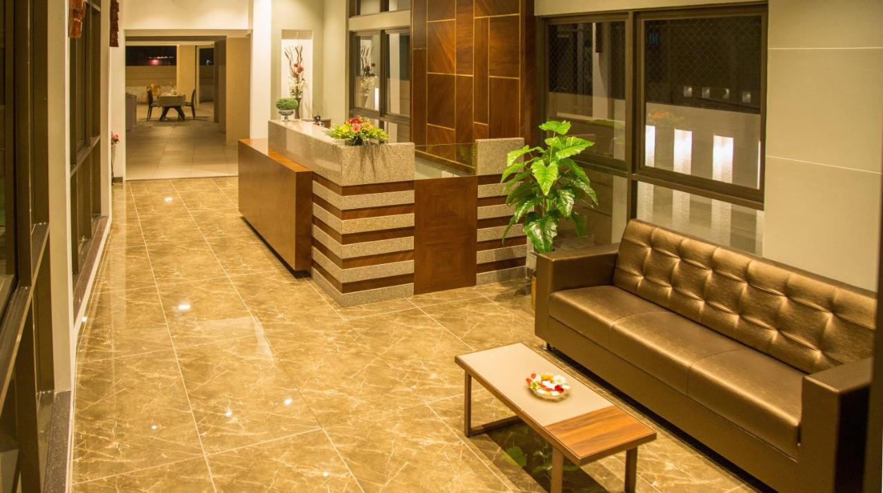 Hotel Nirvana Alībāg Zewnętrze zdjęcie