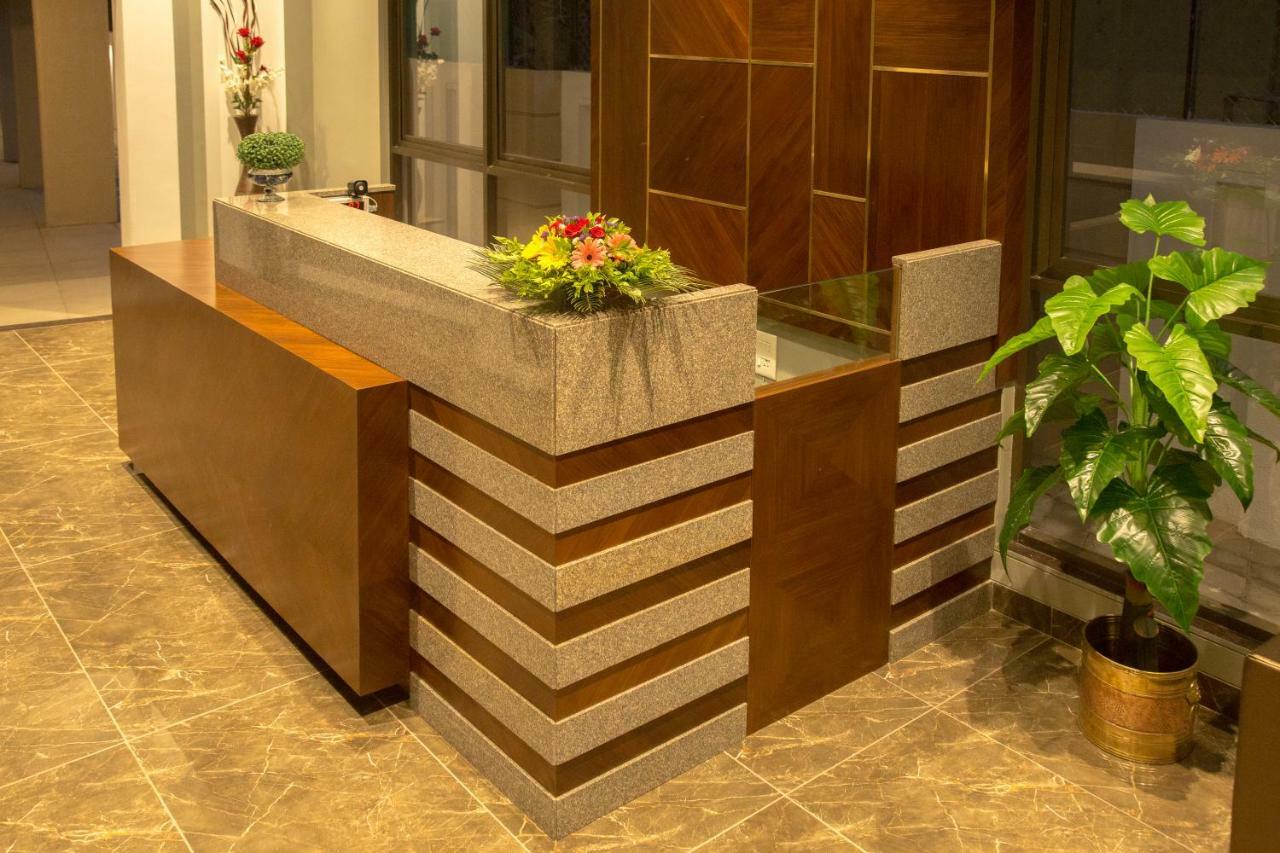 Hotel Nirvana Alībāg Zewnętrze zdjęcie
